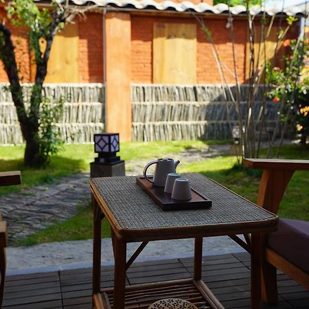 דאלי Dalixizhou Bieyuan Guesthouse מראה חיצוני תמונה